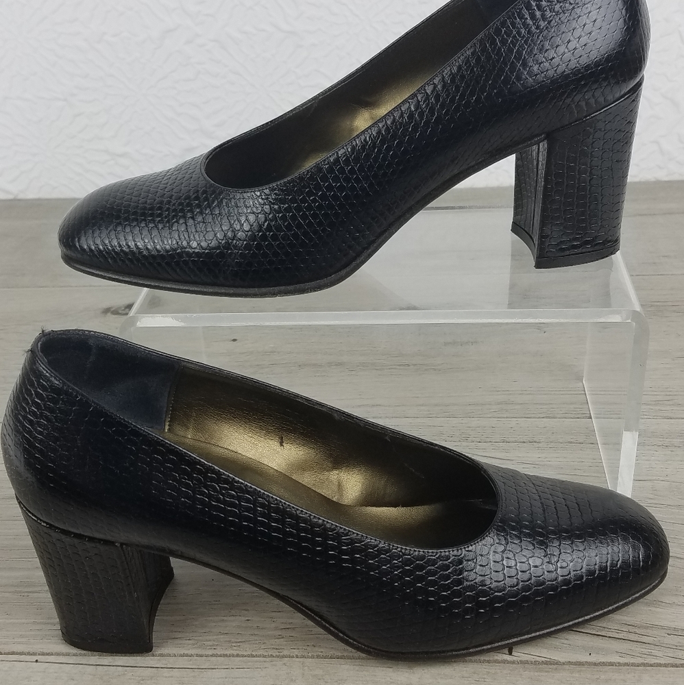 Vittadini classic pumps